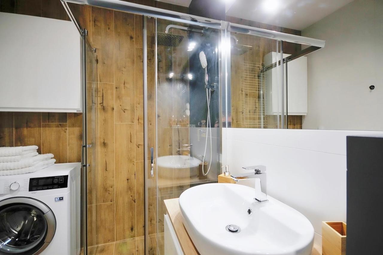 Apartament Andar Z Miejscem Parkingowym Kolobrzeg Ngoại thất bức ảnh