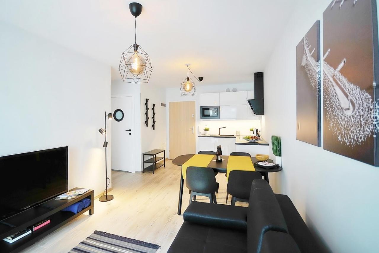 Apartament Andar Z Miejscem Parkingowym Kolobrzeg Ngoại thất bức ảnh
