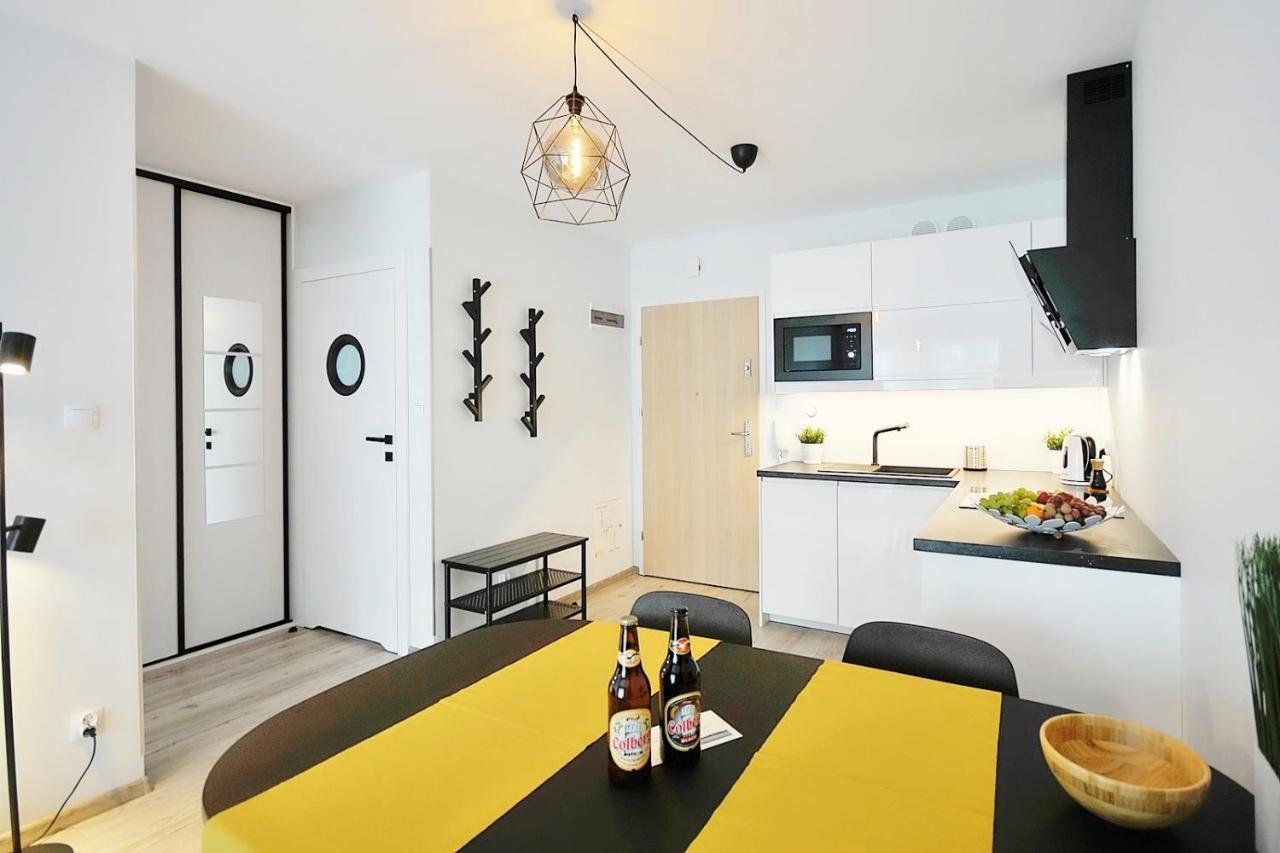 Apartament Andar Z Miejscem Parkingowym Kolobrzeg Ngoại thất bức ảnh
